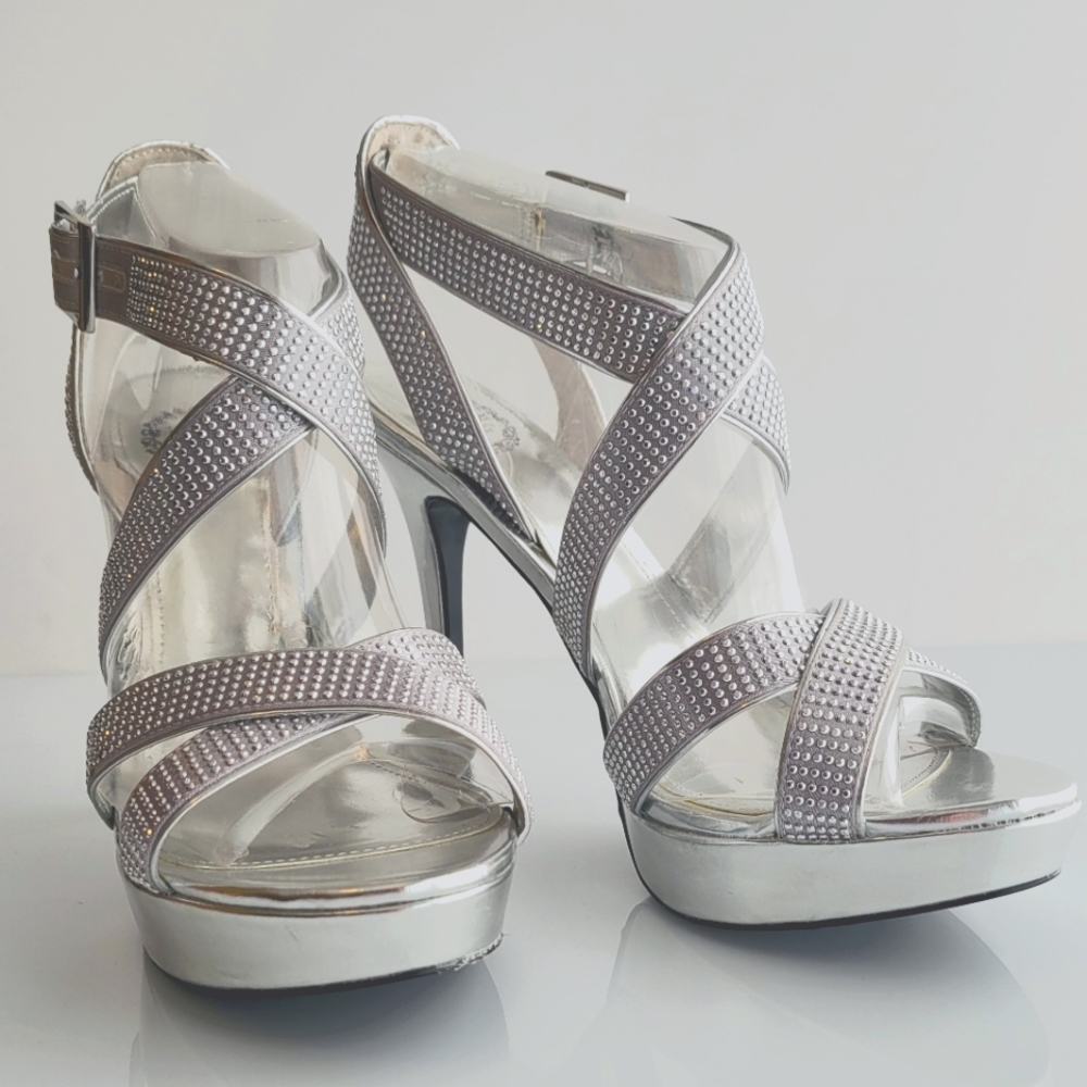 I.Miller Beautiful Shoes Silver Size 9M Sparkly High Heels - NWOT
